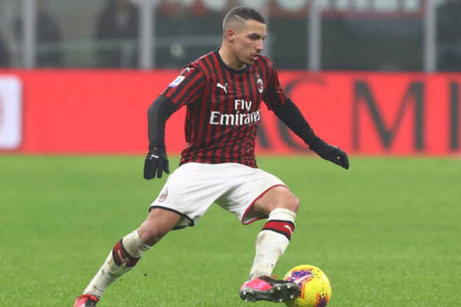  AC米兰防守铁闸复出提升后防稳定性